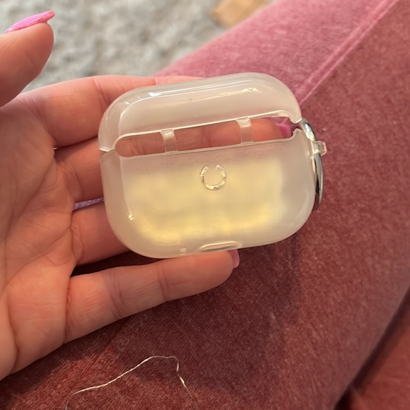 AirPod pro case - Picture 2 of 3